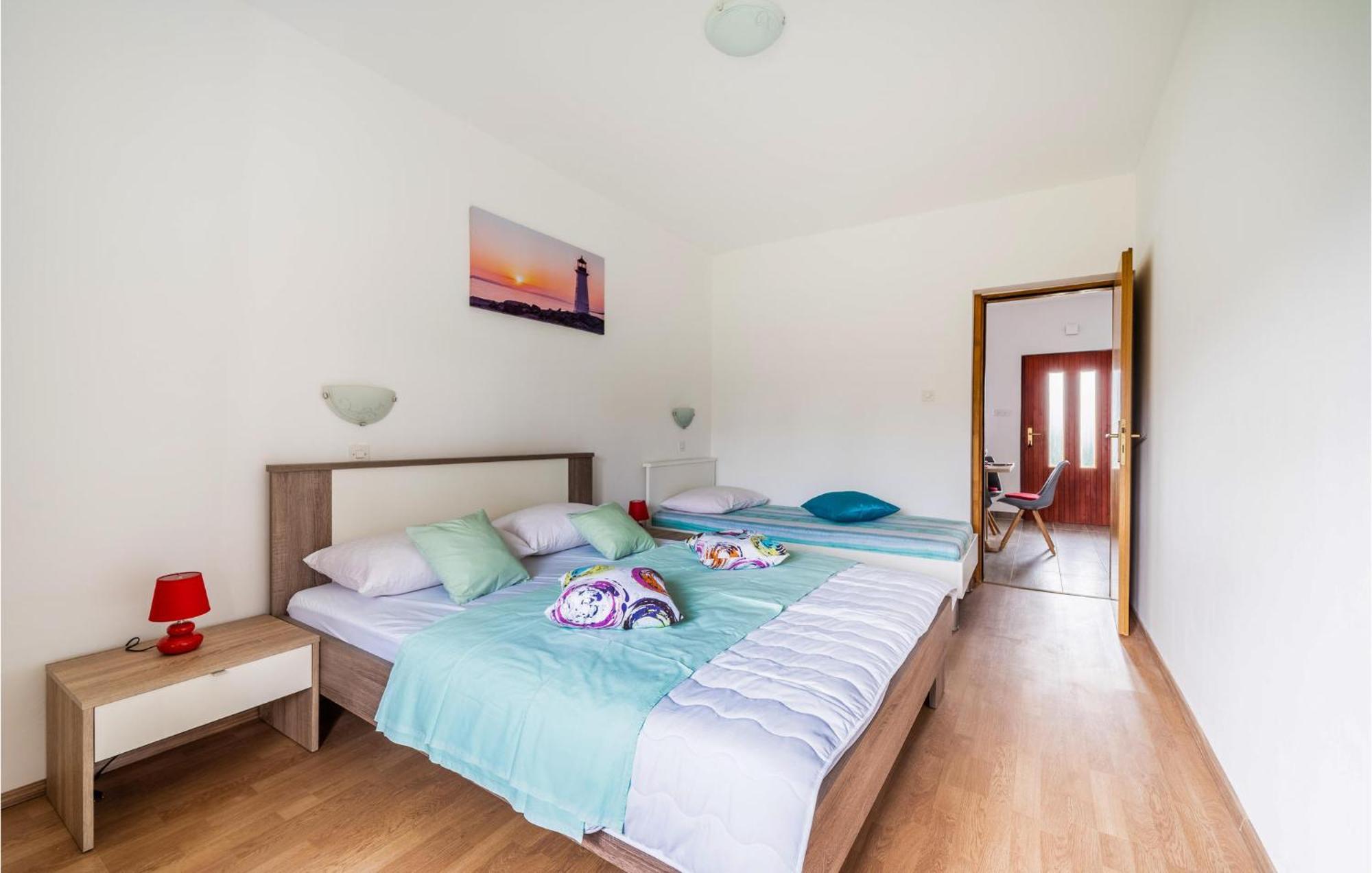 Amazing Apartment In Krnica With Kitchen Exteriör bild