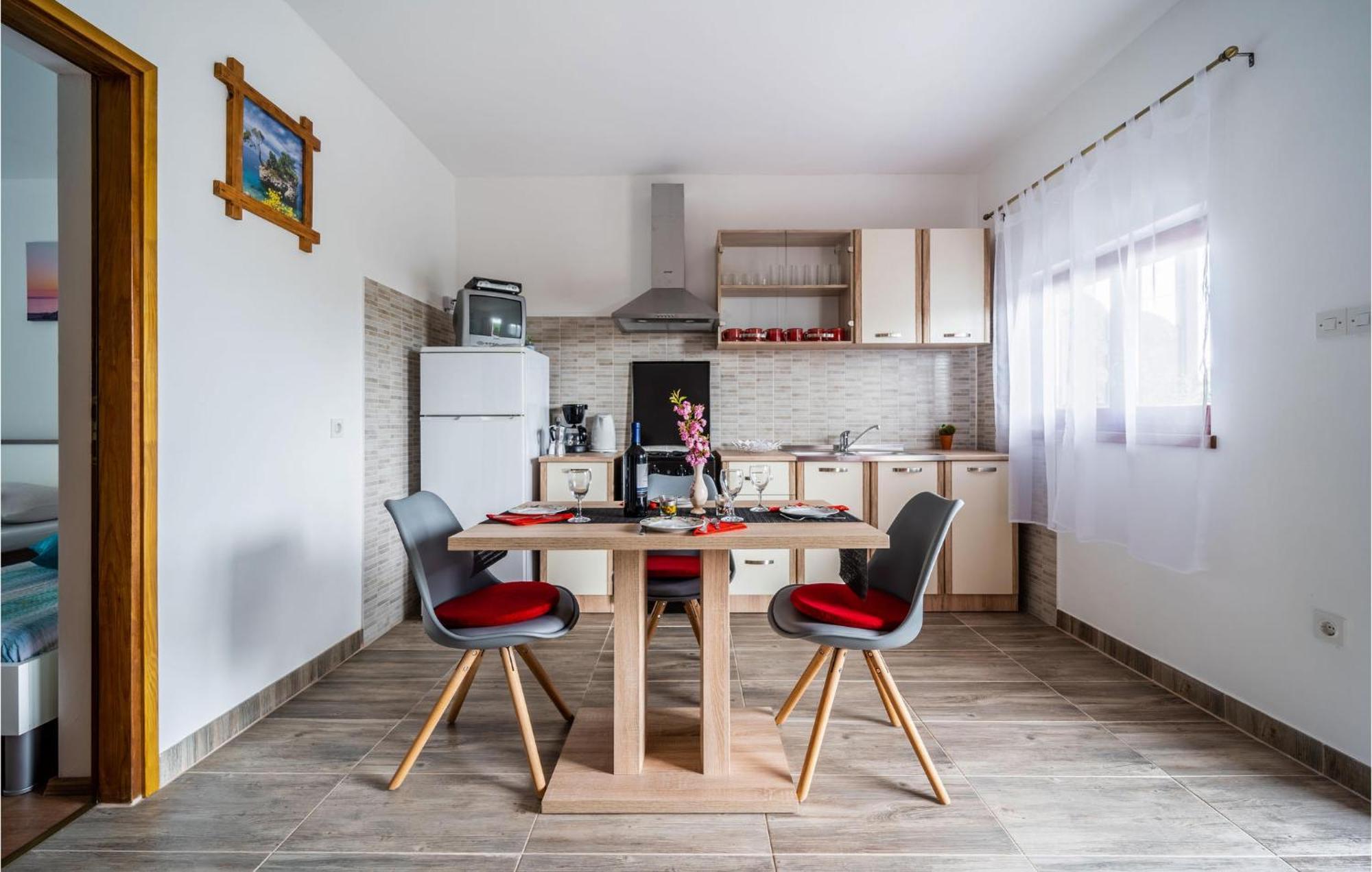 Amazing Apartment In Krnica With Kitchen Exteriör bild